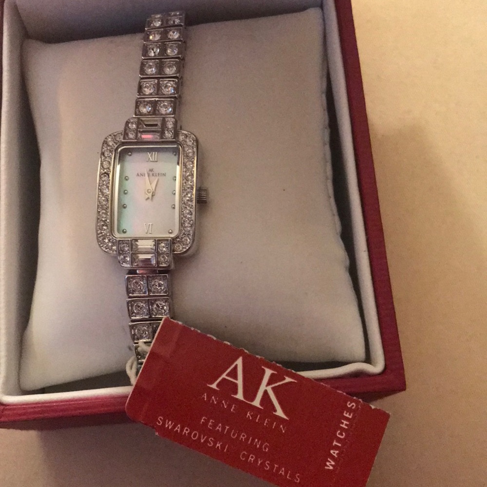 Watch - Picture 2 of 4
